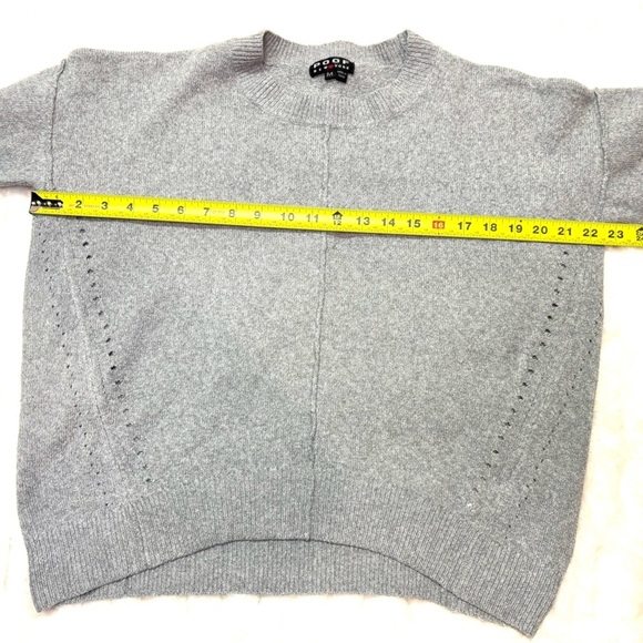 POOF New York Women’s Medium Gray Crew Neck Sweater with Cut Out Detail - Picture 5 of 6